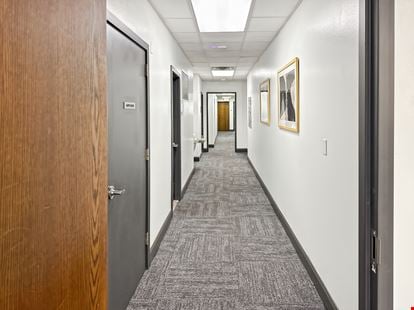Regus - Baton Rouge - Florida St