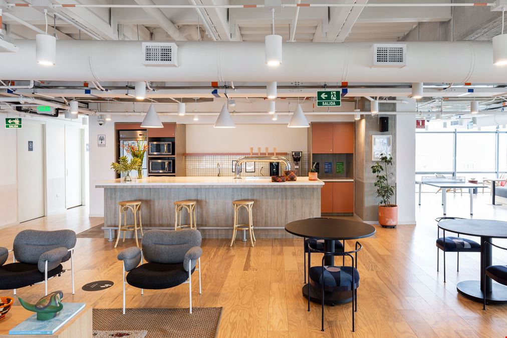 Carrera 19 # 100 - 45