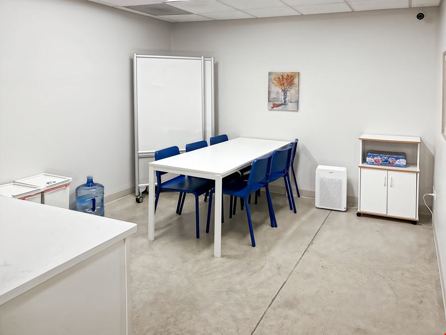 IL, Grayslake - N Atkinson Rd