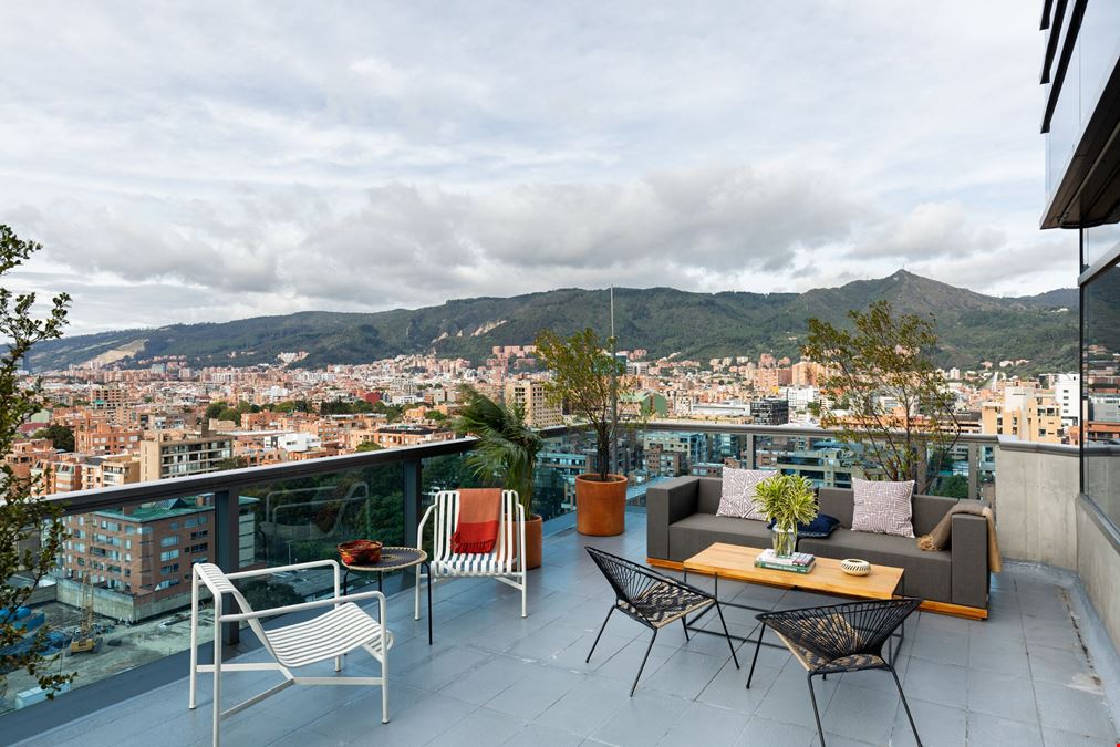 Carrera 19 # 100 - 45