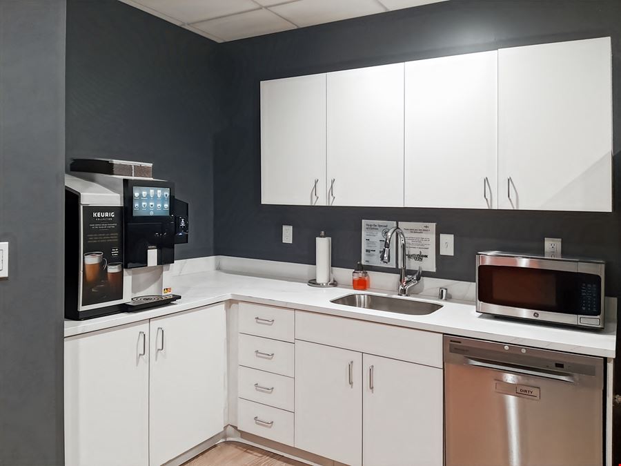 WI, Bayside - Brown Deer Rd