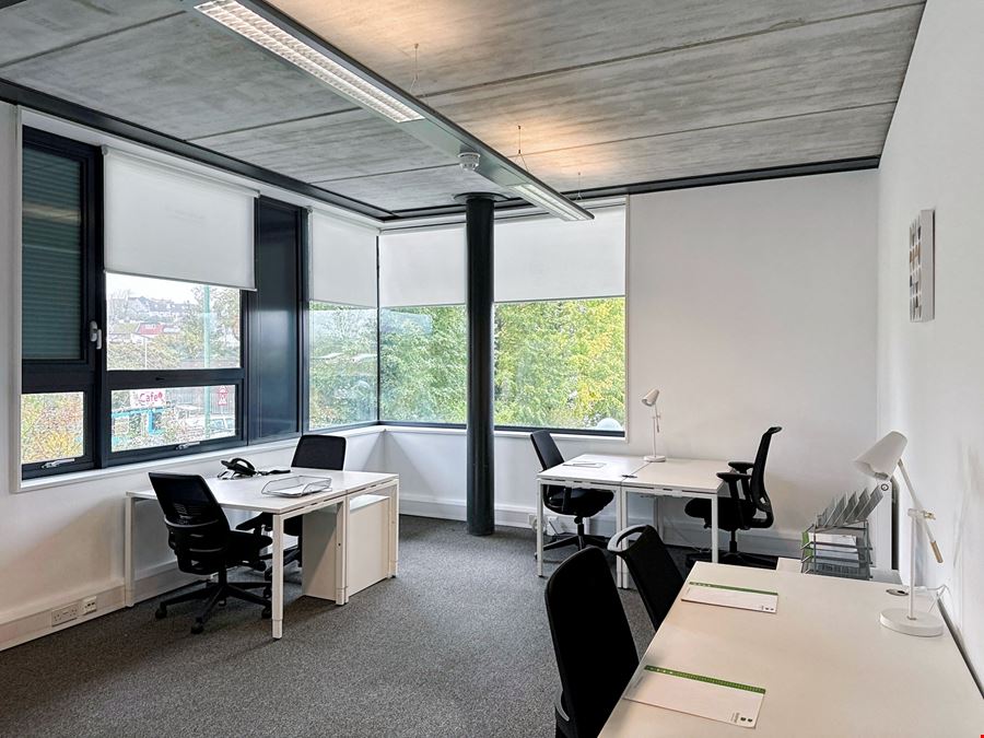 Basepoint - Holmethorpe Avenue