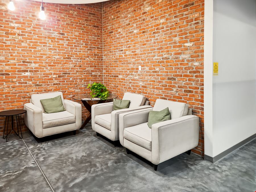 MO, Creve Coeur - Olive Blvd