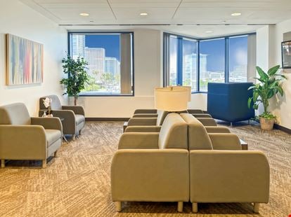 Regus - Long Beach – Landmark Square