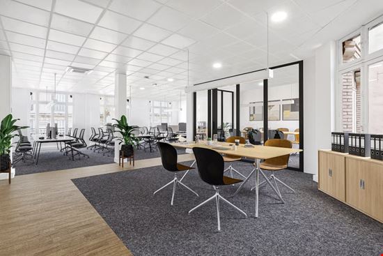 Deskeo - Paris 8 Edinburgh