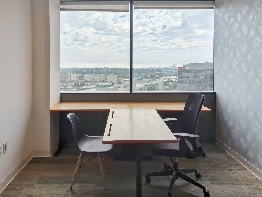 CA, Los Angeles - W Olympic Blvd