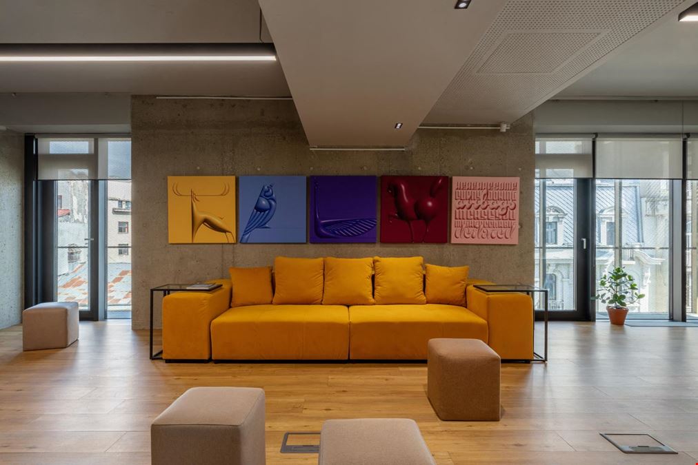 V7 Startup Studio - Athenaeum - Bucharest