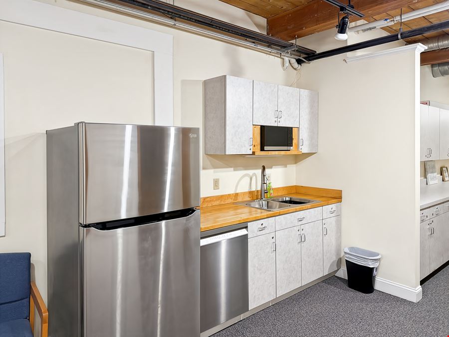 Regus - Tilton - W Main St