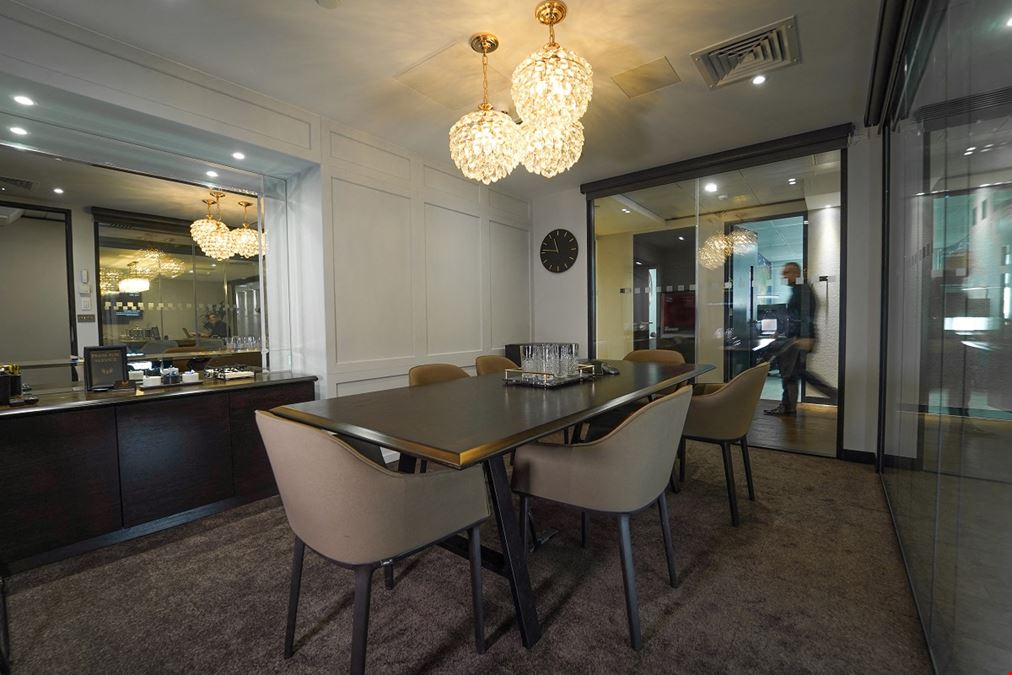 One Avenue Group - North Row