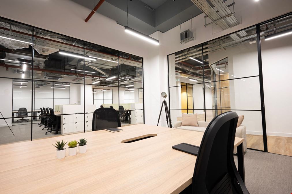 Regus - Chatham Pentagon