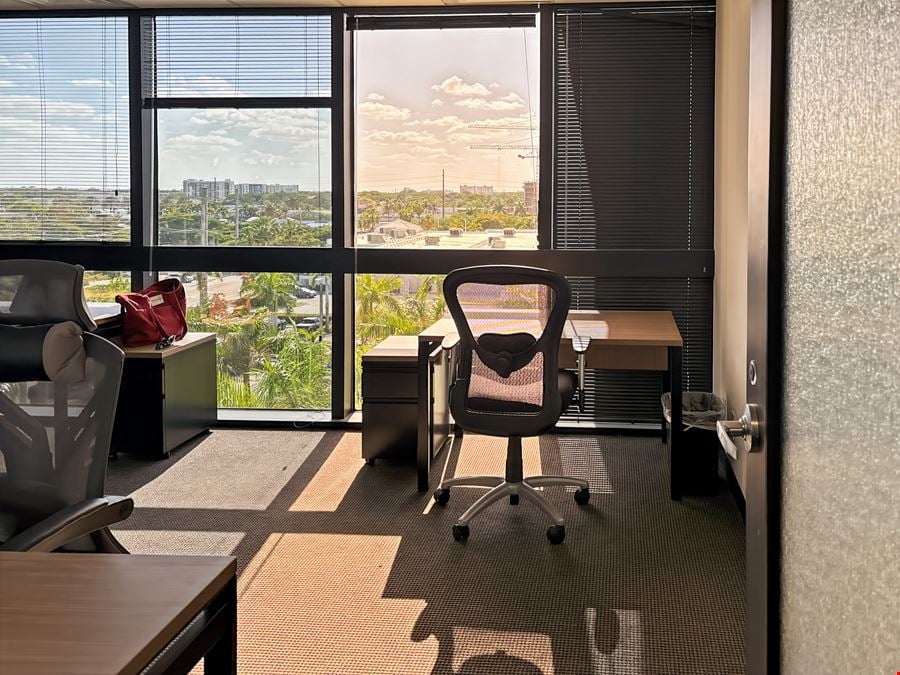 Regus - Aventura - Turnberry Plaza