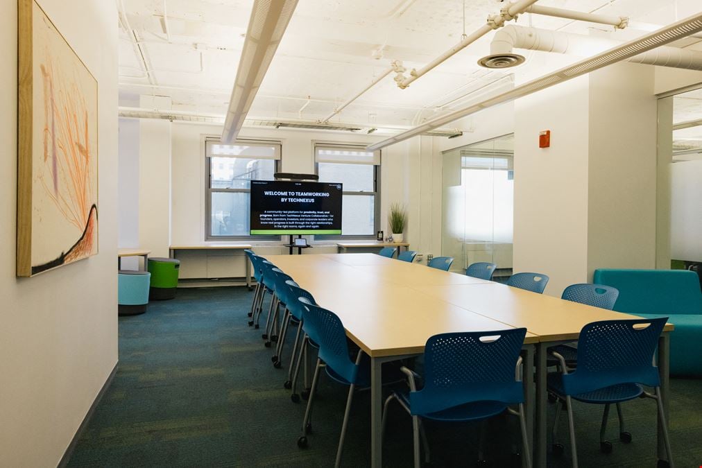 Collaboration Room Y! Virtual Enabled Meeting Rooms with City Views | Ideal for In-Person & Virtual Off-sites | Bright & Modern in a Tech Focused Shared Workspace