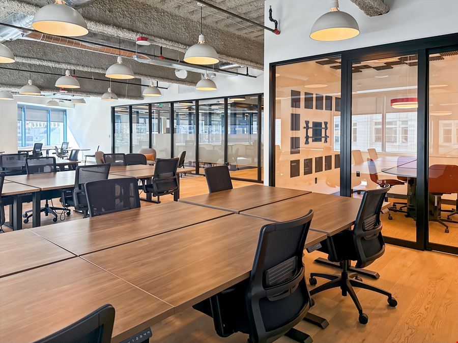 WA, Seattle-  1601 5th Avenue