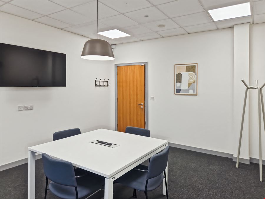Regus - Linenhill House