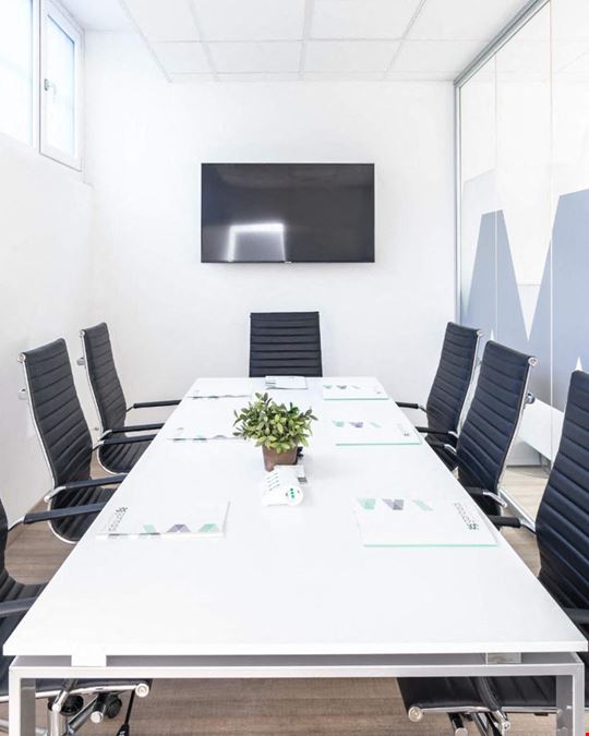 Garibaldi Business Center