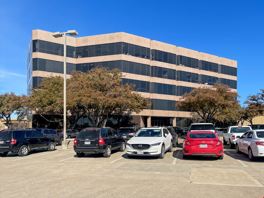 Regus - Bedford - 1600 Airport Freeway