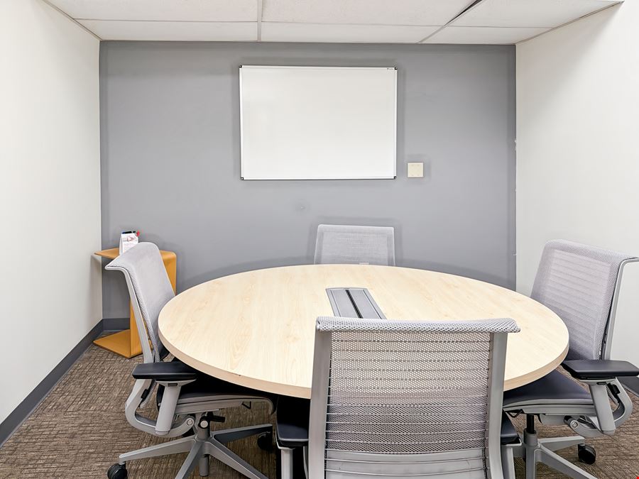 Regus - Bowling Green - 922 State Street