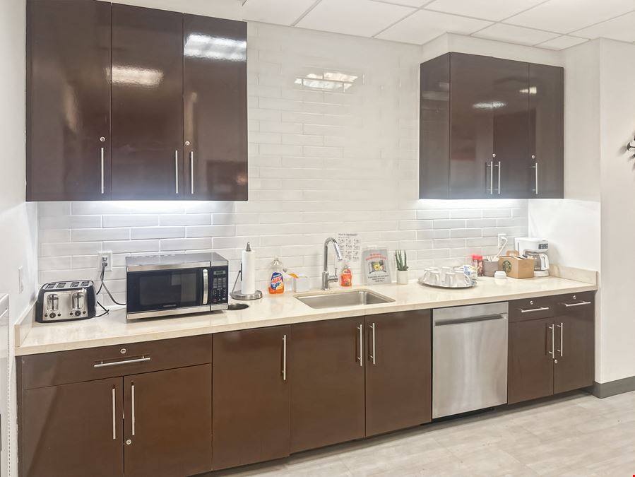 Regus - Arroyo Crossing