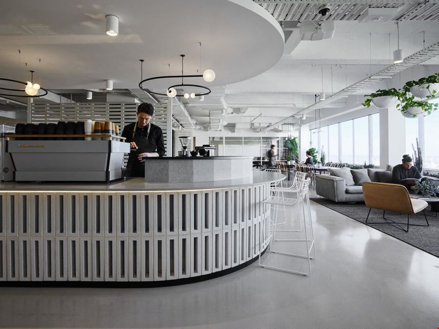 Hub Parliament Station