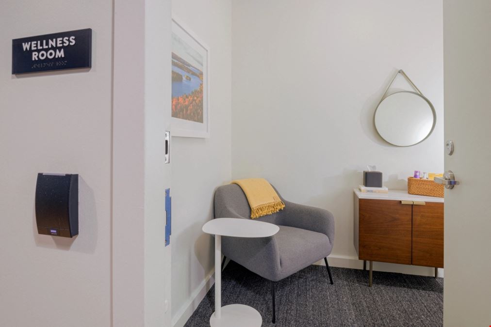 33 Bloor Street East