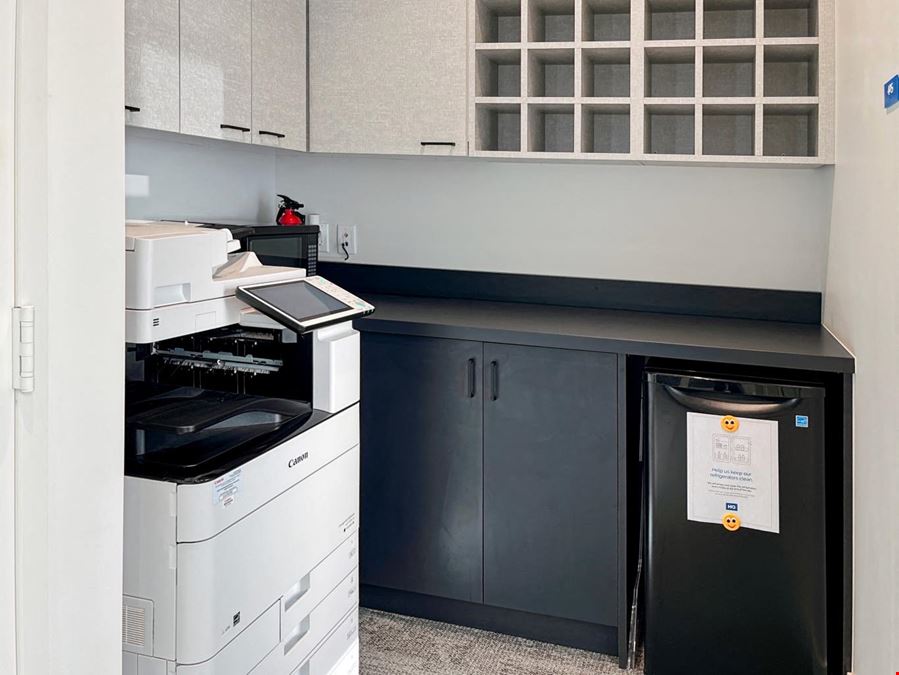 ON, Toronto - Hullmark Center