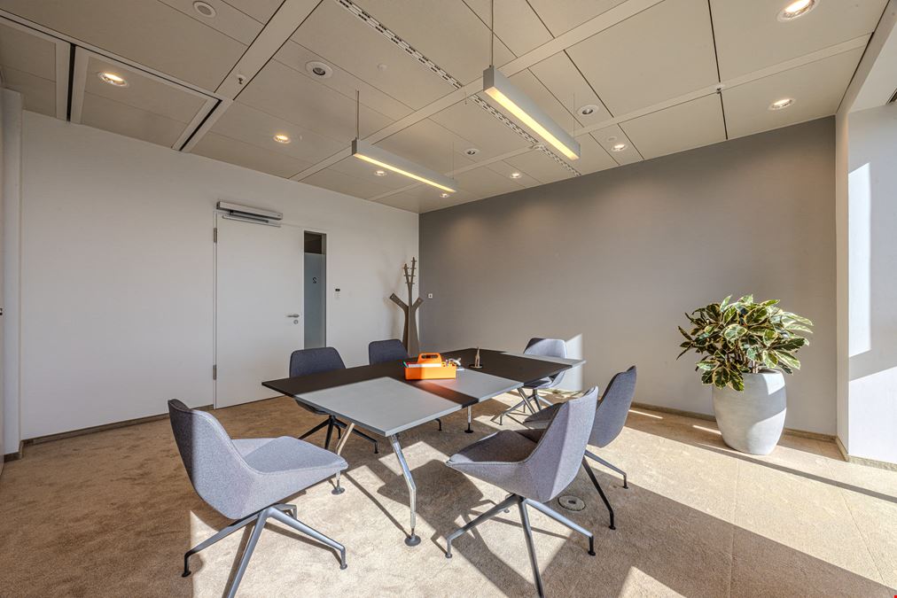 K1 Business Club - k1 BusinessClub Tower 185