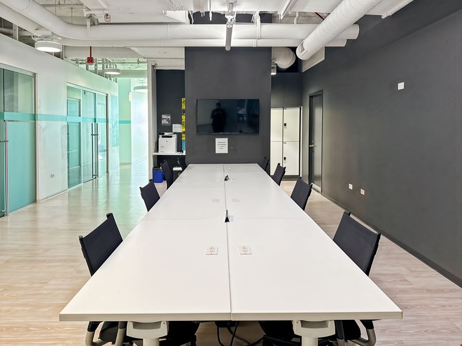 Spaces - Chicago- 1 N State Street