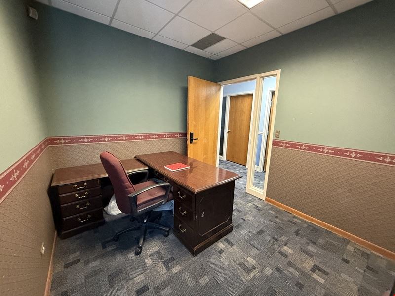 Private Office Suite 121