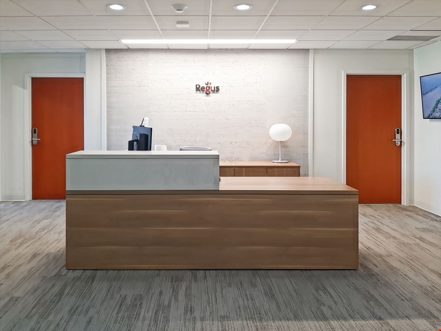 WI, Bayside - Brown Deer Rd