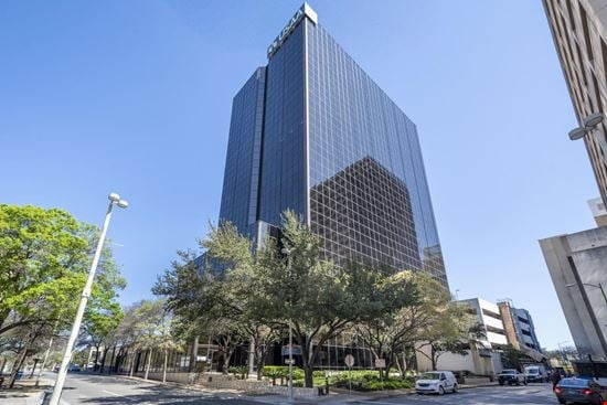 One Riverwalk Place