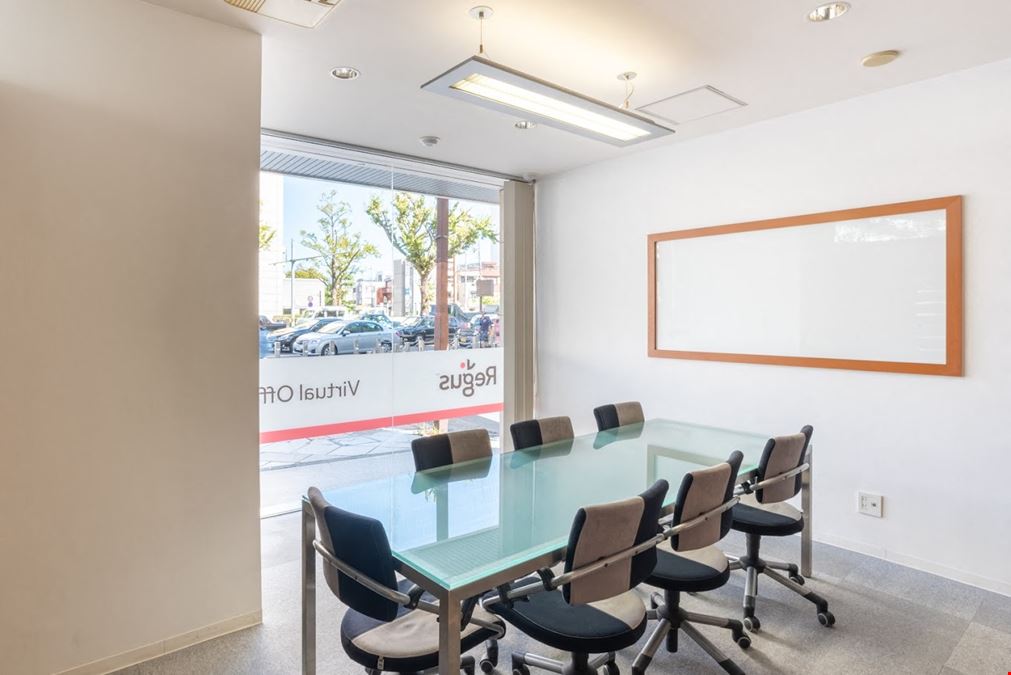 IWG Japan - Regus - Kokusai Center Ekimae
