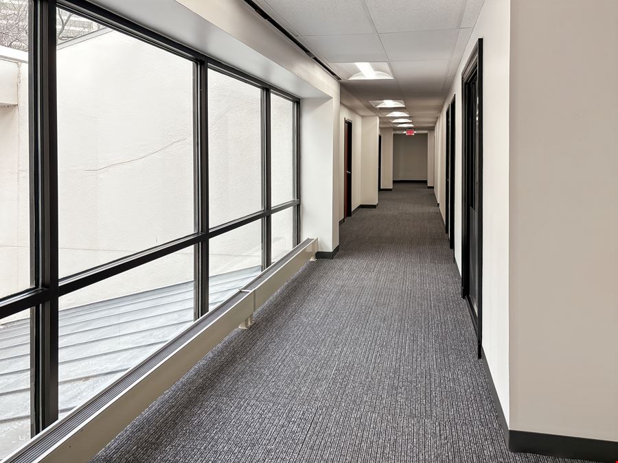 Regus - Irving - 320 Decker Drive