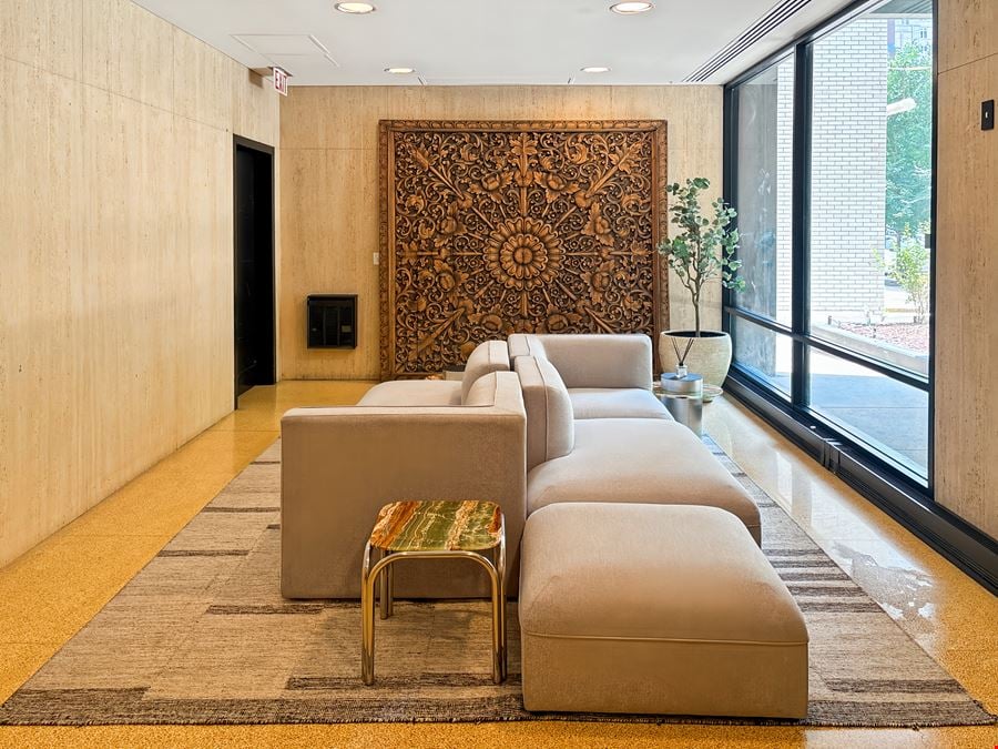 IL, Chicago - E Huron St