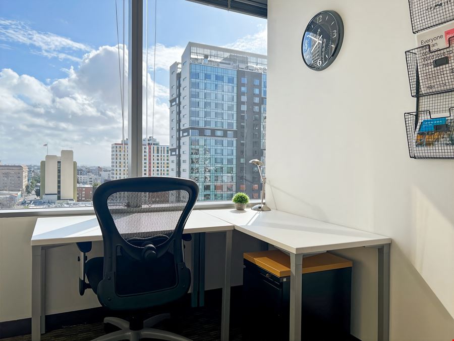 CA, Oakland - Lake Merritt