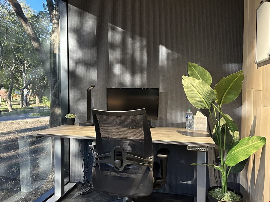 Private Office with a Panoramic View at Golf Club