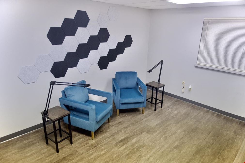 Podcast Lounge