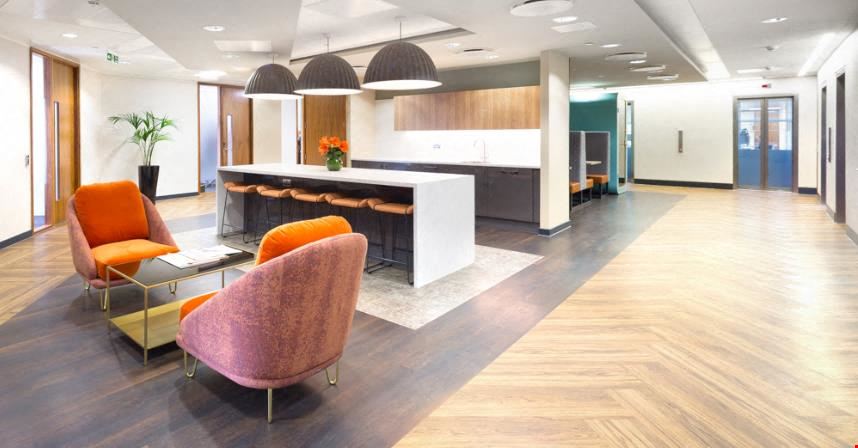 Landmark: King William Street - Monument