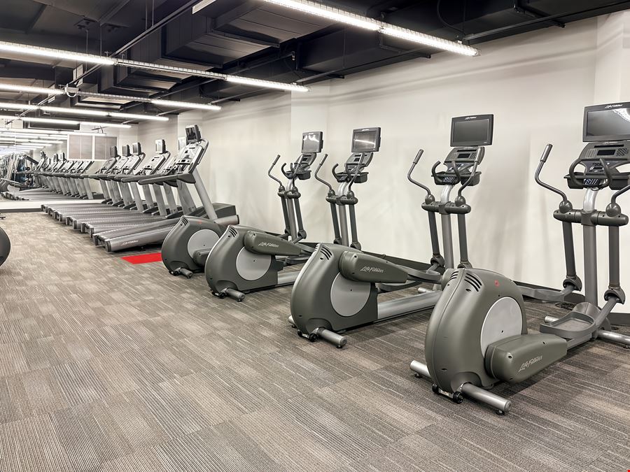 Chicago West Loop 200 S Wacker