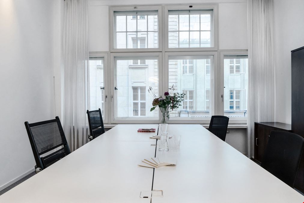 THE GATE BERLIN - UDL