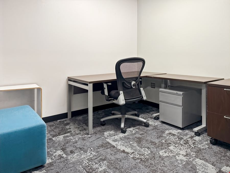 MD, Bethesda - Democracy Plaza