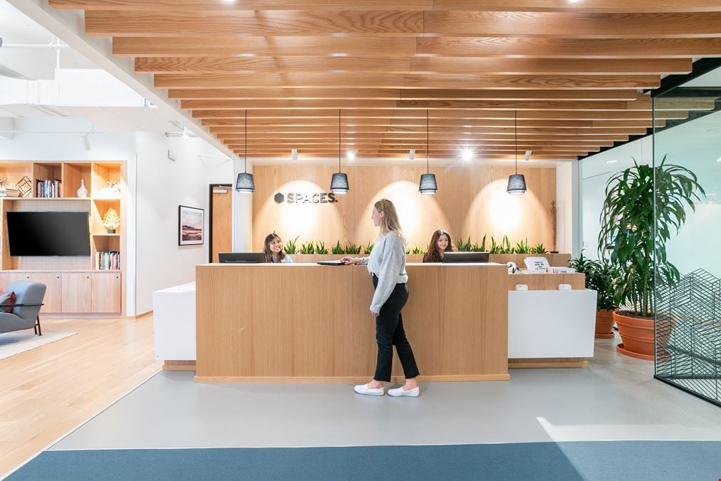 TX, Addison - Spaces The Colonnade