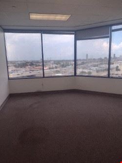 6671 Southwest Freeway