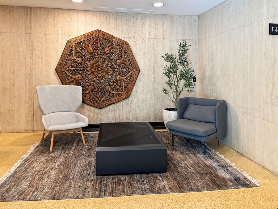 IL, Chicago - E Huron St