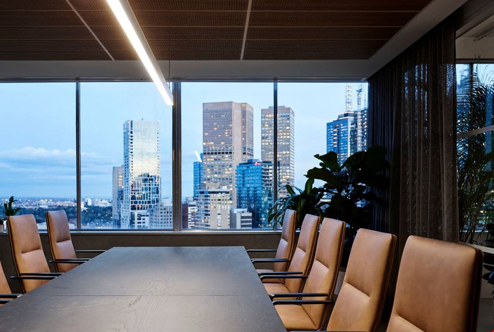 Hub Parliament Station