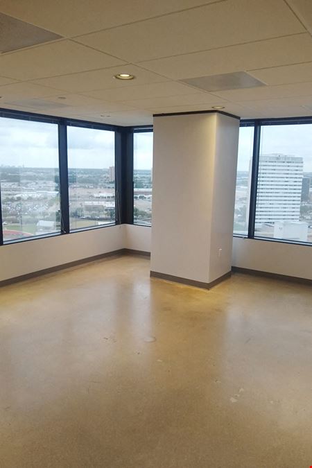 7322-7324 Southwest Freeway