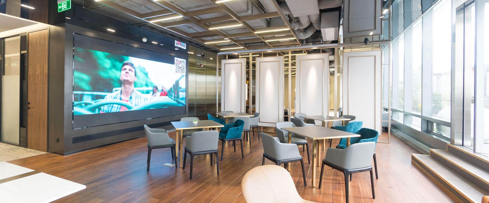 CEO Suite - Shanghai Lujiazui Finance Plaza