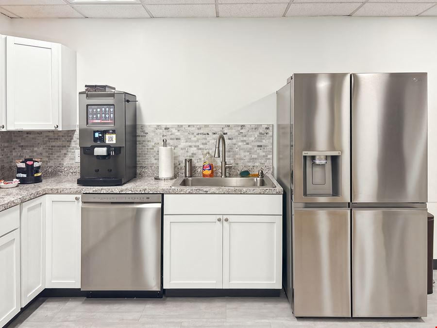 IA, West Des Moines - Valley West Drive