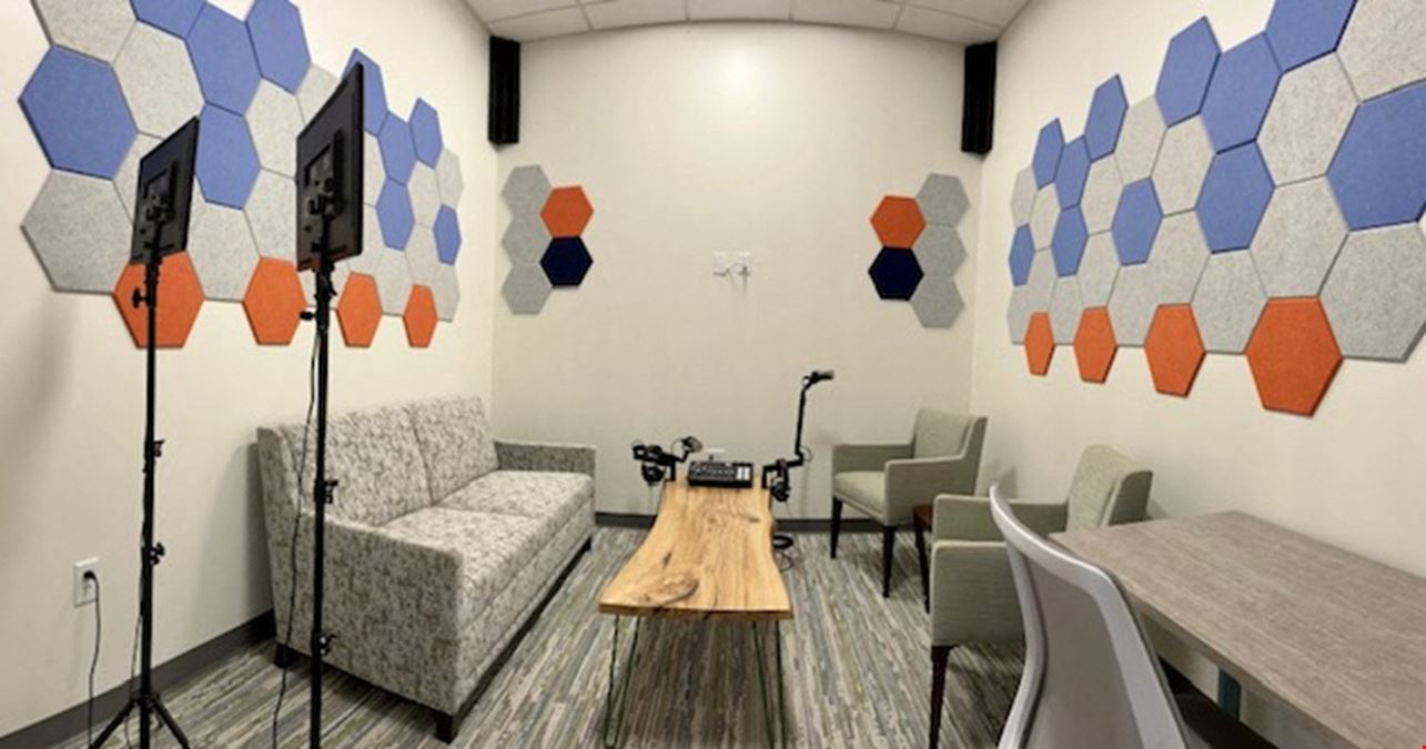 Podcast Studio - BYOE