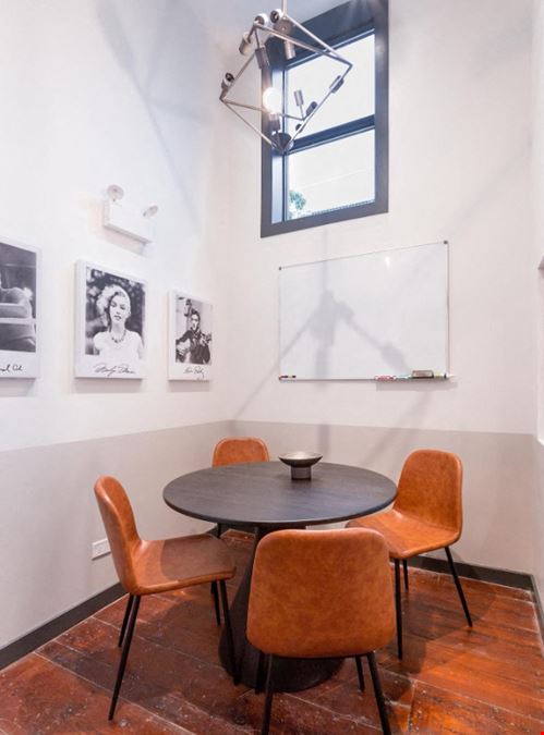 4631 North Lincoln Avenue