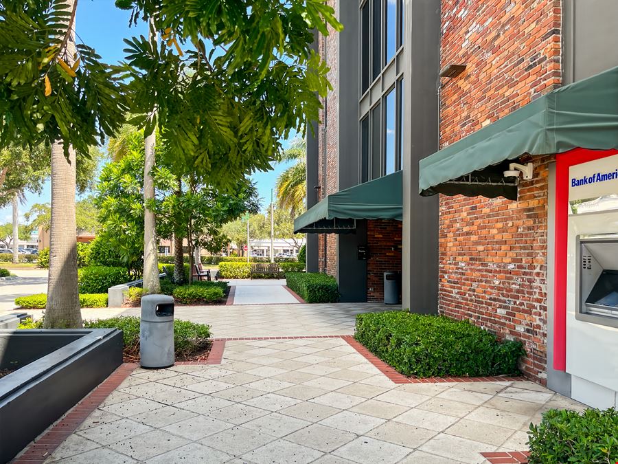 FL, Vero Beach – Miracle Mile Plaza